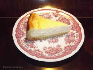 Ein Stück Käsekuchen zum Kaffee! 