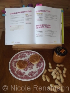Erdnussbutter nach einem Rezept aus dem Buch "Brotaufstriche" von Stefan Wiertz