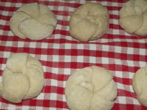 Kaisersemmel-Knoten - erste Versuche