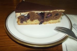 Donauwellen--Torte - Ein Stück