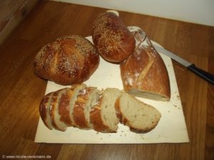 Drei Varianten: Knoten, Baguette und irgendwie oval. :-)