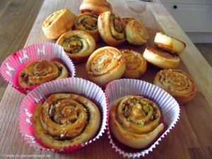 Bruffins mit Mandeln, Zucker und Zimt