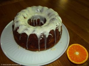 Gugelhupf mit Matcha und Orangenzuckerglasur