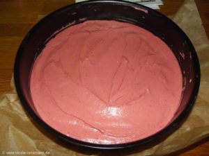 roter Teig - noch vor dem Backen, gefärbt mit Rote Bete Pulver