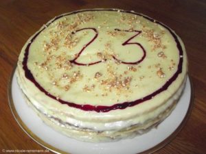 Regenbogenkuchen mit natürlichen Zutaten