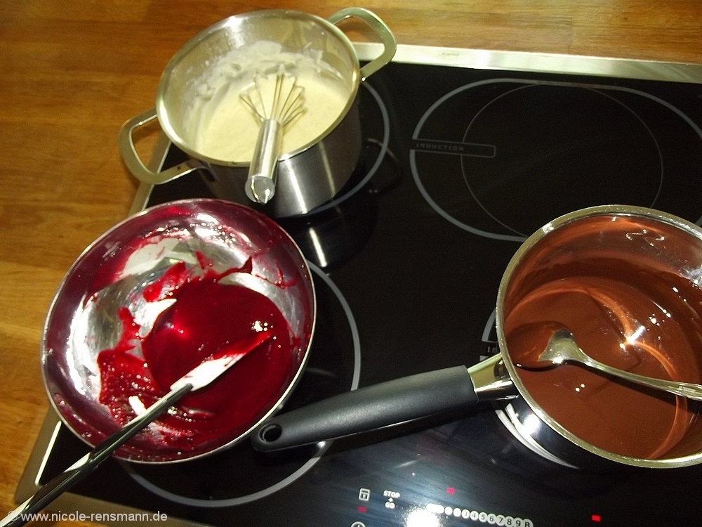Drei Schichten: Braun, Rot, gelb .... Beinahe. :-)