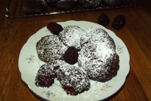 Schokoladen-Brombeer-Cookies