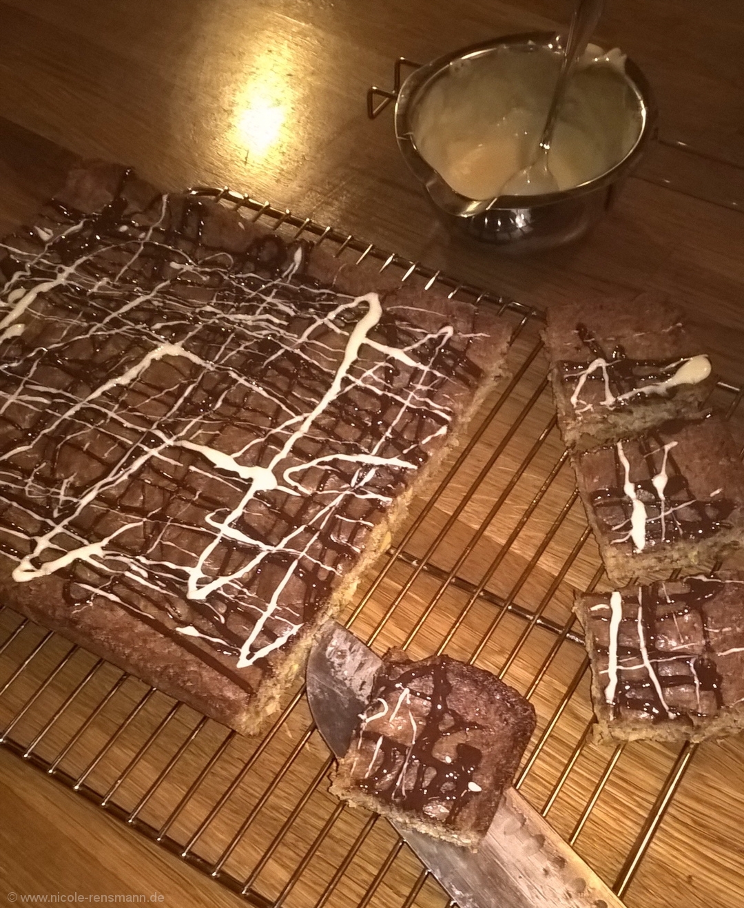 Blondies mit Pistazien