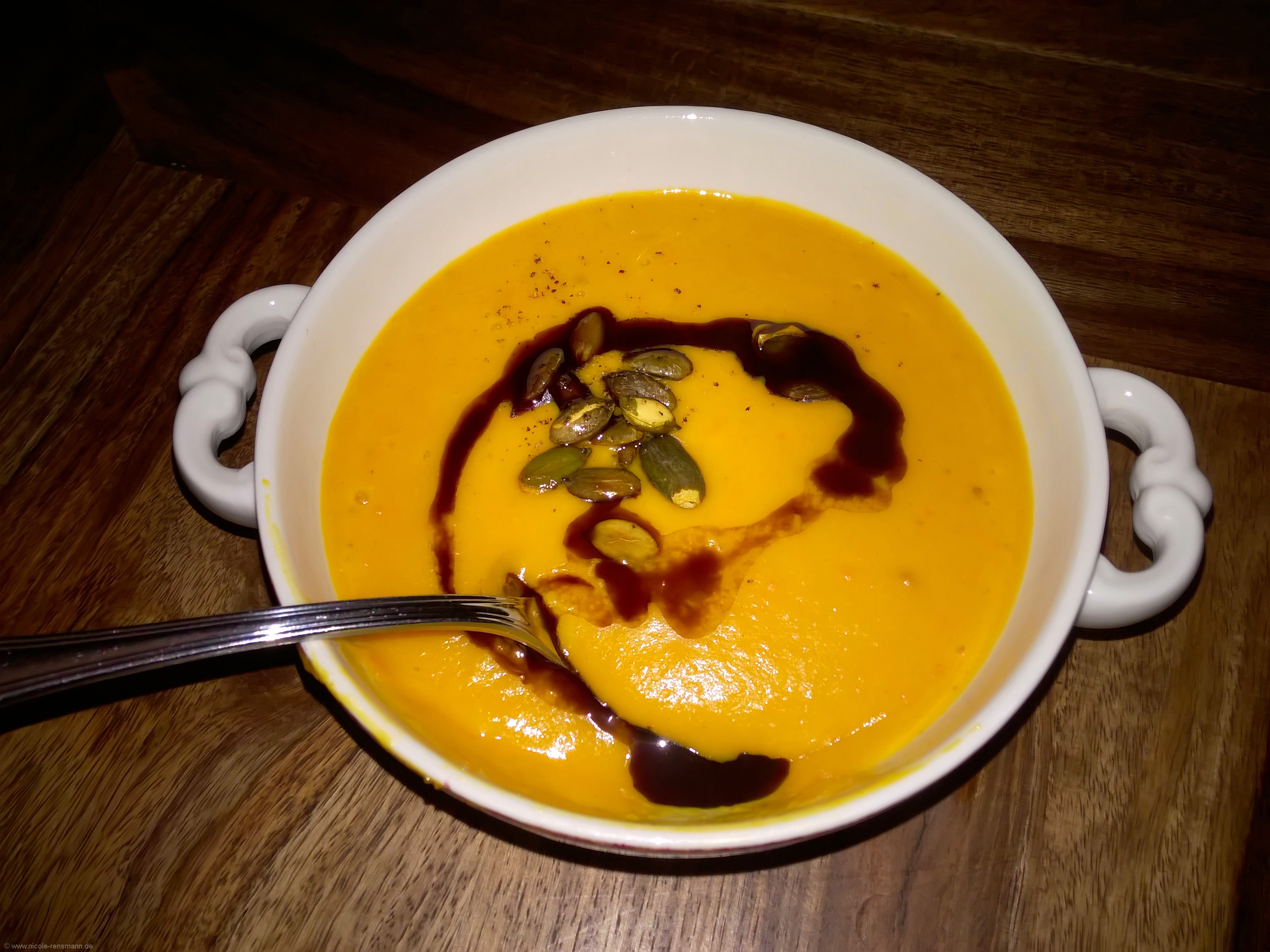 Kürbissuppe nach meinem eigenen Rezept mit Ingwer, Chili und Orangensaft