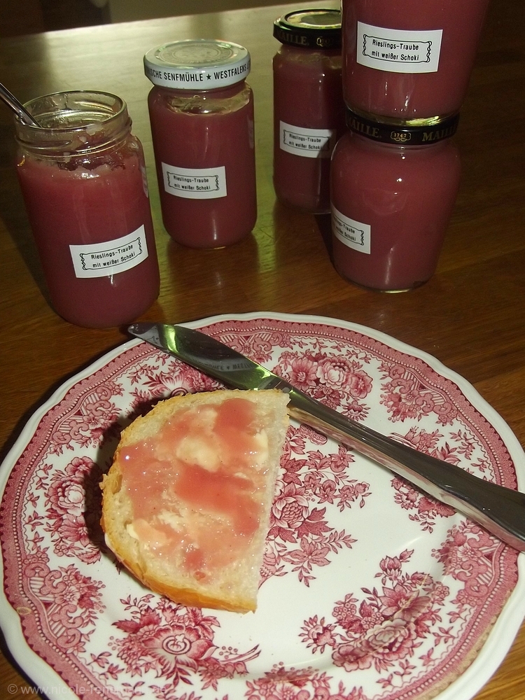 Trauben-Riesling-Konfitüre mit weißer Schokolade