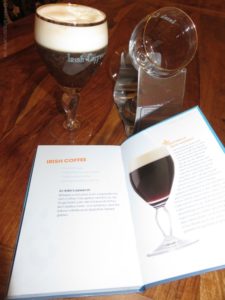 Irish Coffee - unser Weihnachtsgetränk, auch im Buch zu finden. 