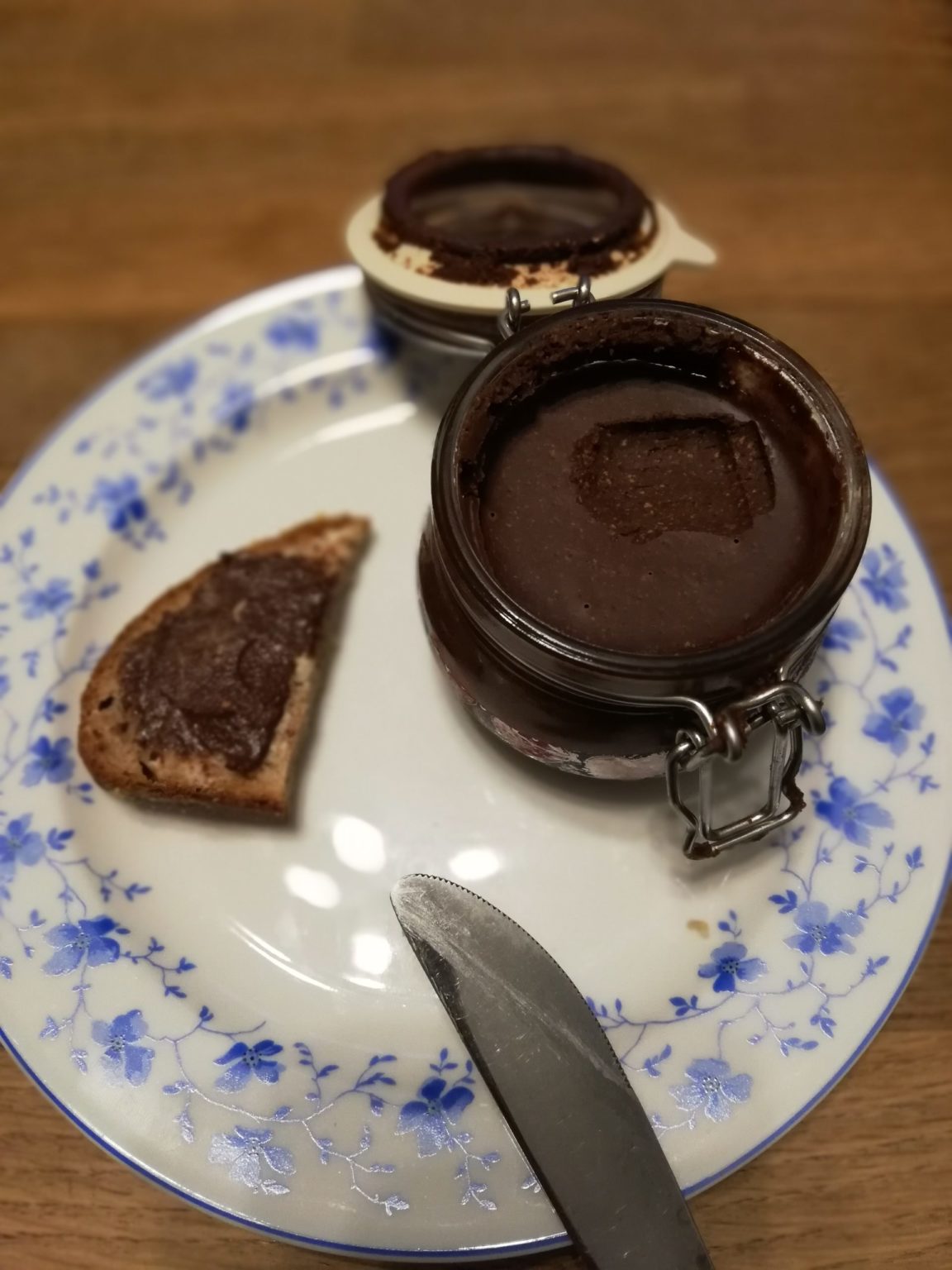 Nuss-Nougat-Creme selbstgemacht, vegan – Nicole Rensmann – Schriftstellerin
