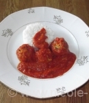 Vegane Klösschen in Tomatensauce